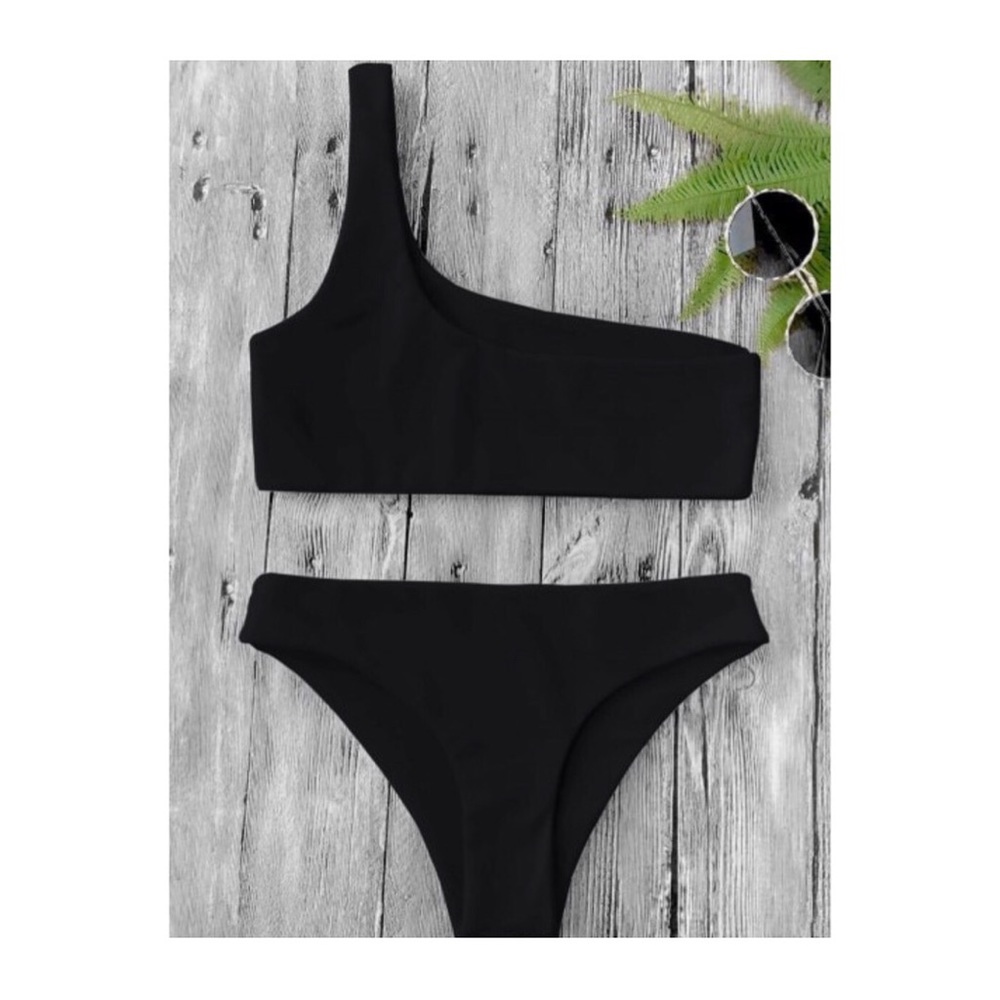 One shoulder bikini set